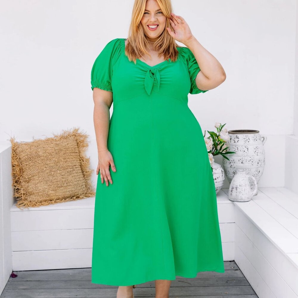 👗 NWT Green Proud Poppy dress size 26